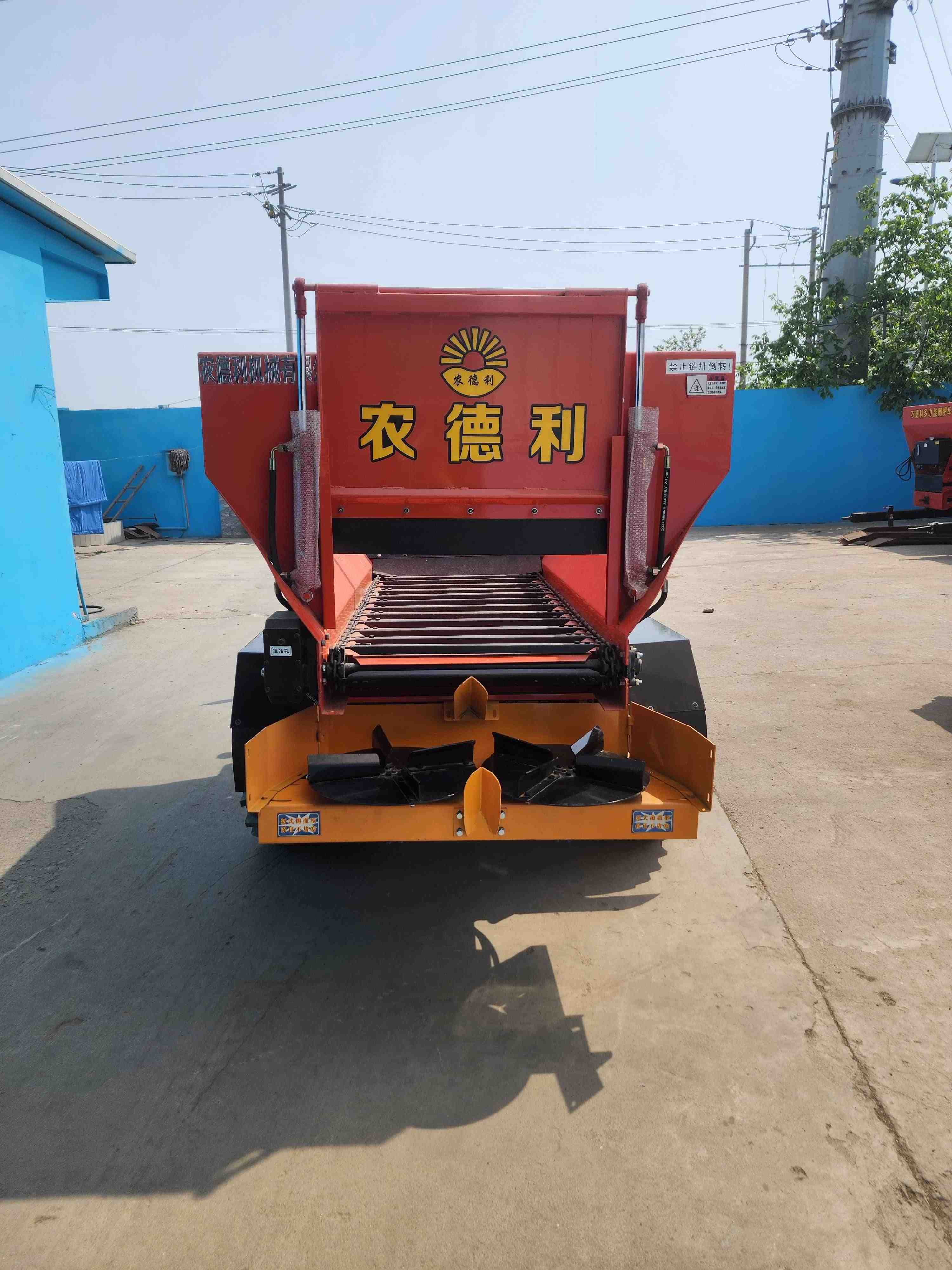 信阳市大型撒粪车牵引撒粪车 - 价格